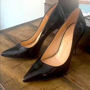 Jessica Simpson black pumps